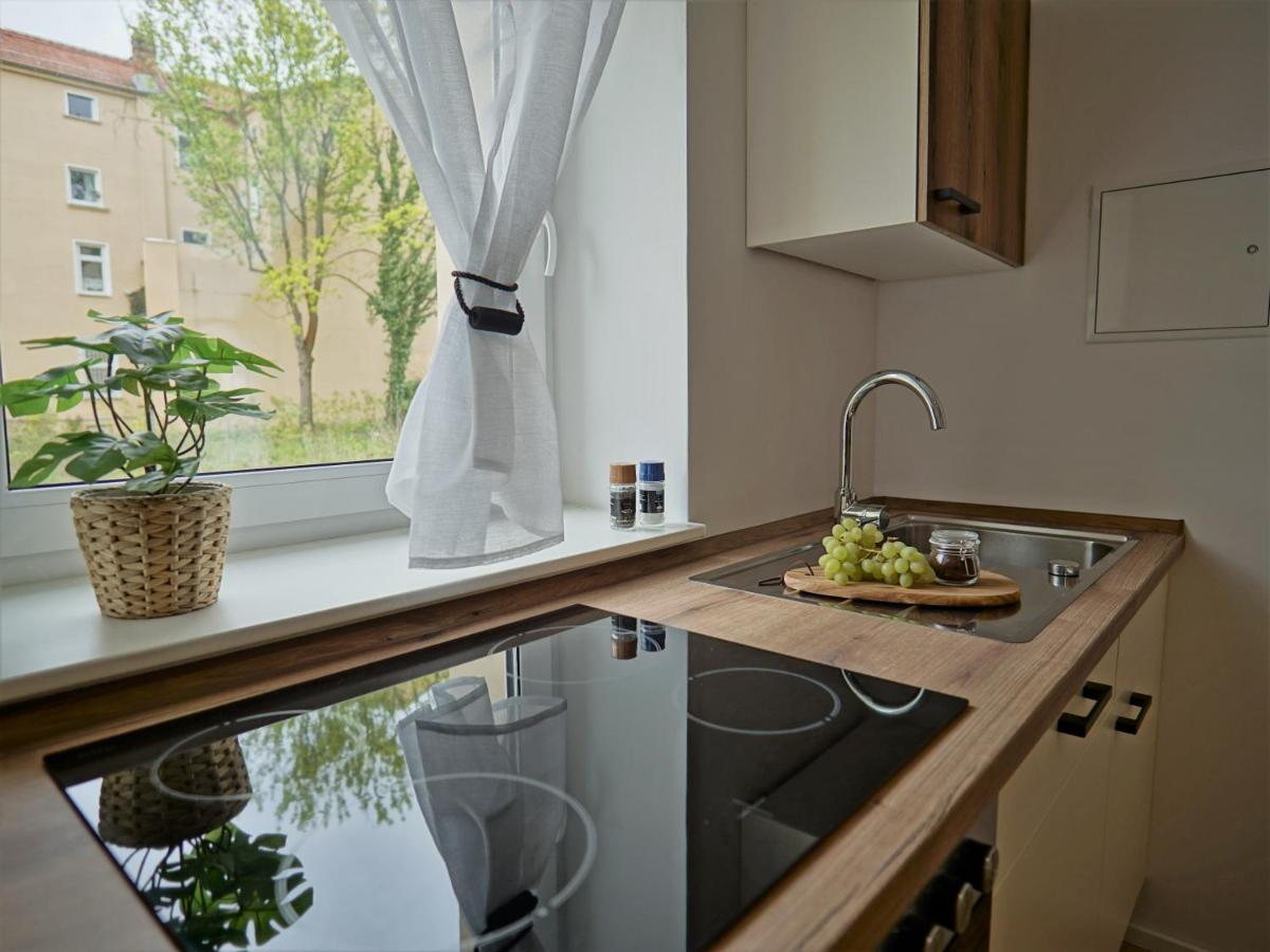 "Hogulu" Brandenburg, Balkon, Neustadt, Kueche, Wassernaehe - Parkplatz Inklusive Lägenhet Brandenburg  Exteriör bild
