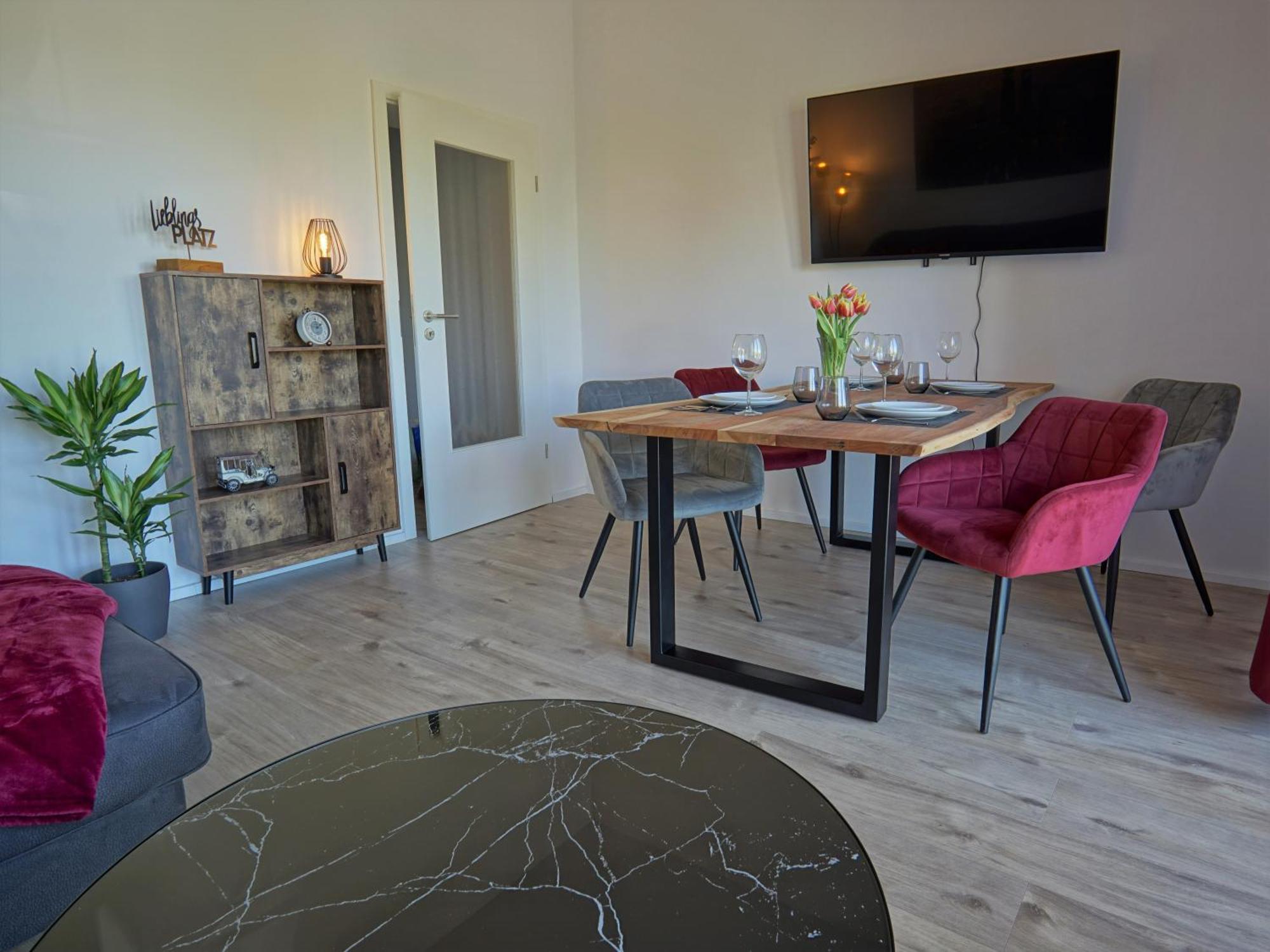 "Hogulu" Brandenburg, Balkon, Neustadt, Kueche, Wassernaehe - Parkplatz Inklusive Lägenhet Brandenburg  Rum bild